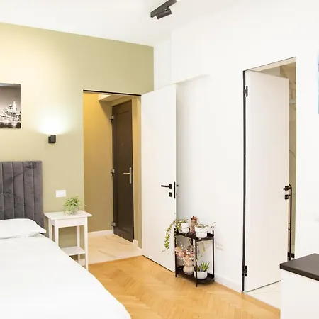 Downtown's Five-star Excitement *